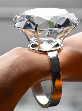 网红超大假钻戒玩具钻石戒指夸张道具超级巨大巨型求婚搞怪恶搞女