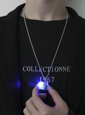 按键吊坠会发光男女情侣简约网红爆款机械解压键盘试轴器项链