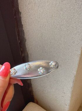 甜酷风闪亮银色水钻花朵椭圆BB夹