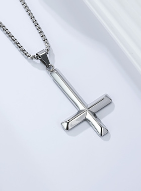 全饰爱简约菱形光面逆十字架项链