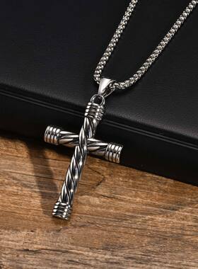 全饰爱时尚精致麻花十字架项链
