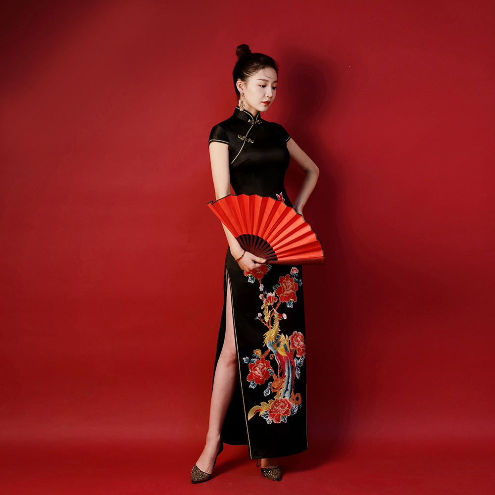 Phoenix, Chinese cheongsam, mannequin head, 12 years, Chinese style, with embroidery Phoenix, Chinese cheongsam, mannequin head, 12 years, Chinese style, with embroidery