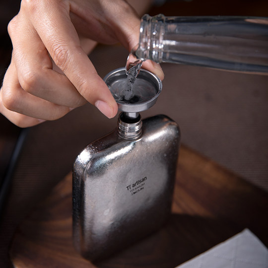 钛工匠纯钛酒壶便携随身白酒瓶三两四两钛材质户外复古风便携水壶