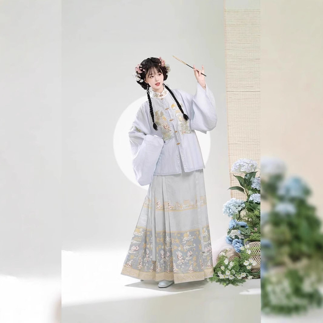 原创汉服女【桂花兔】明制立领刺绣补服琵琶袖马面裙秋冬新款套装,淘宝优惠券,粉丝福利购,淘宝优惠卷