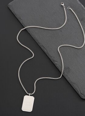 军牌项链新款ins轻奢小众简约幸运方牌项坠嘻哈潮男个性百搭吊坠