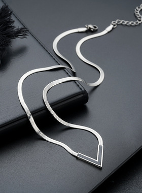 潮流V字钛钢项链男女百搭高级感欧美时尚饰品配饰不掉色