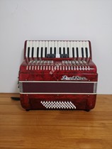 Second hand 60 Beji accordion 34 Key 5 varieator Three-row spring with genera 7 and string appearance New upper hand is used