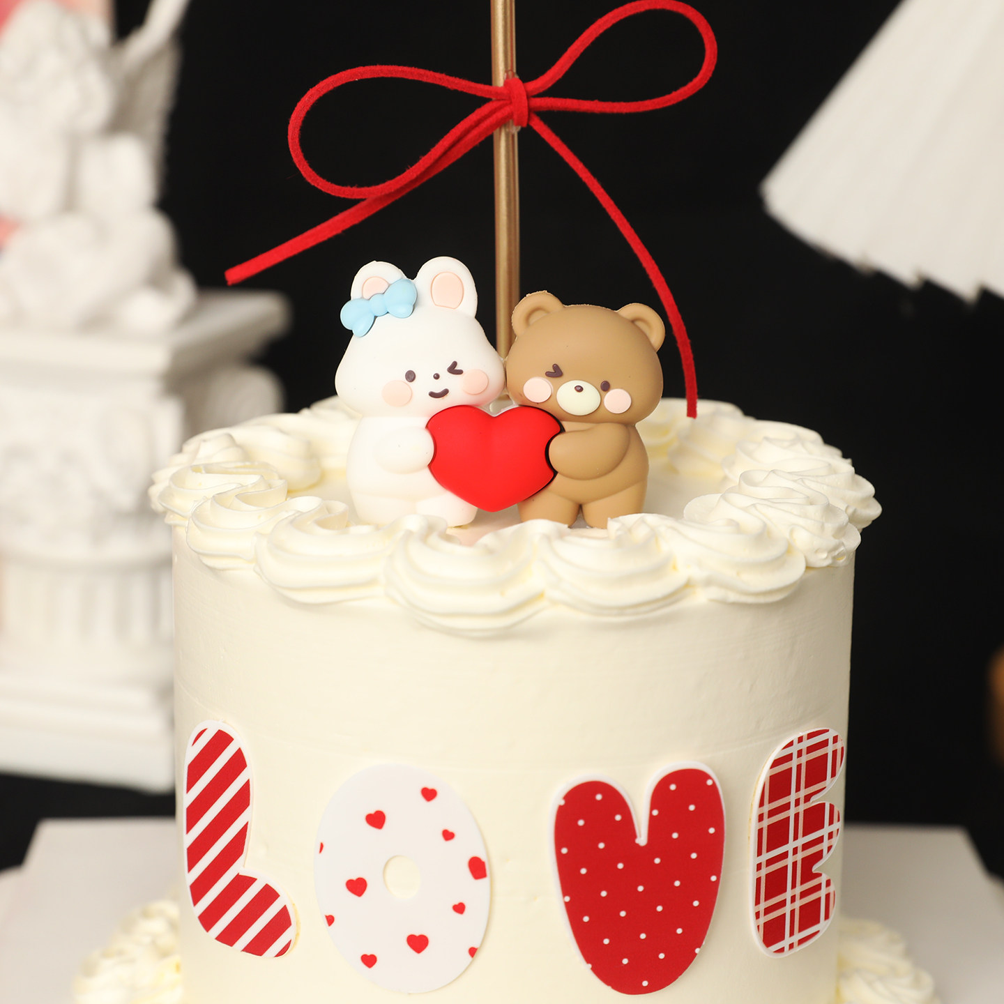 包邮网红2.14情人节熊兔抱心软胶摆件情侣卡通拥抱小熊蛋糕装饰,淘宝优惠券,粉丝福利购,淘宝优惠卷