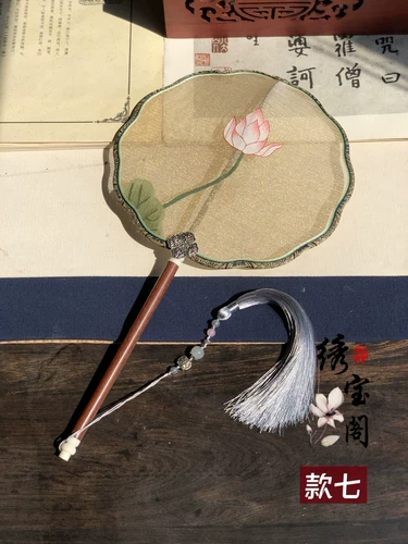 Редкий вентилятор в заземленной нити Древняя ветряная вышива