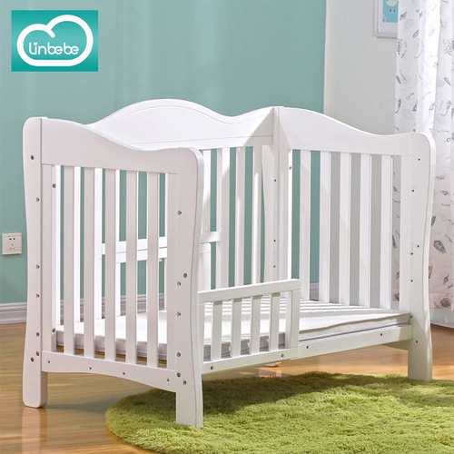 Универсальная детская кроватка из натурального дерева