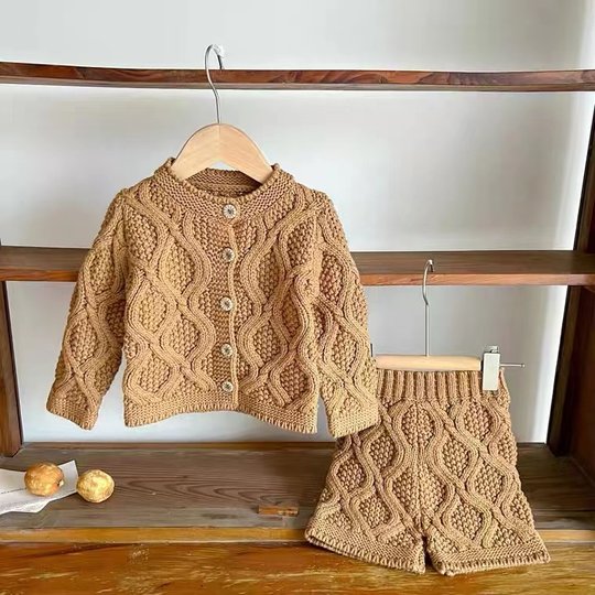 Las muñecas de 55 cm pueden usar la misma ropa que las muñecas. Accesorios