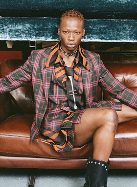 Chocker黑色三层皮绳颈链