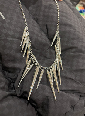 毛衣锁骨链饰品朋克风铆钉项链女小众设计感锁骨链嘻哈风夜店项链