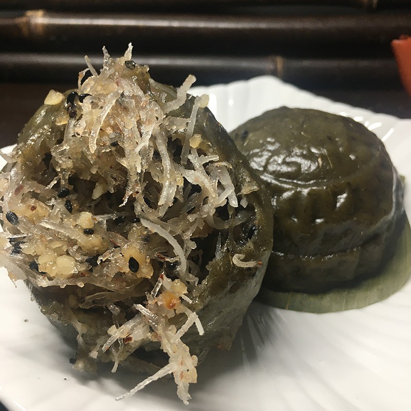 阿婆田艾籺冷冻田艾饼糯米芝麻椰丝青团艾糍叶搭饼广式早茶点心 - 图0