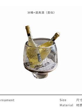 现代轻奢样板房售楼处厨房餐桌餐边柜水晶玻璃冰桶红酒醒酒器摆件