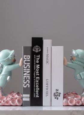 简约创意宇航员人物书房桌面摆件