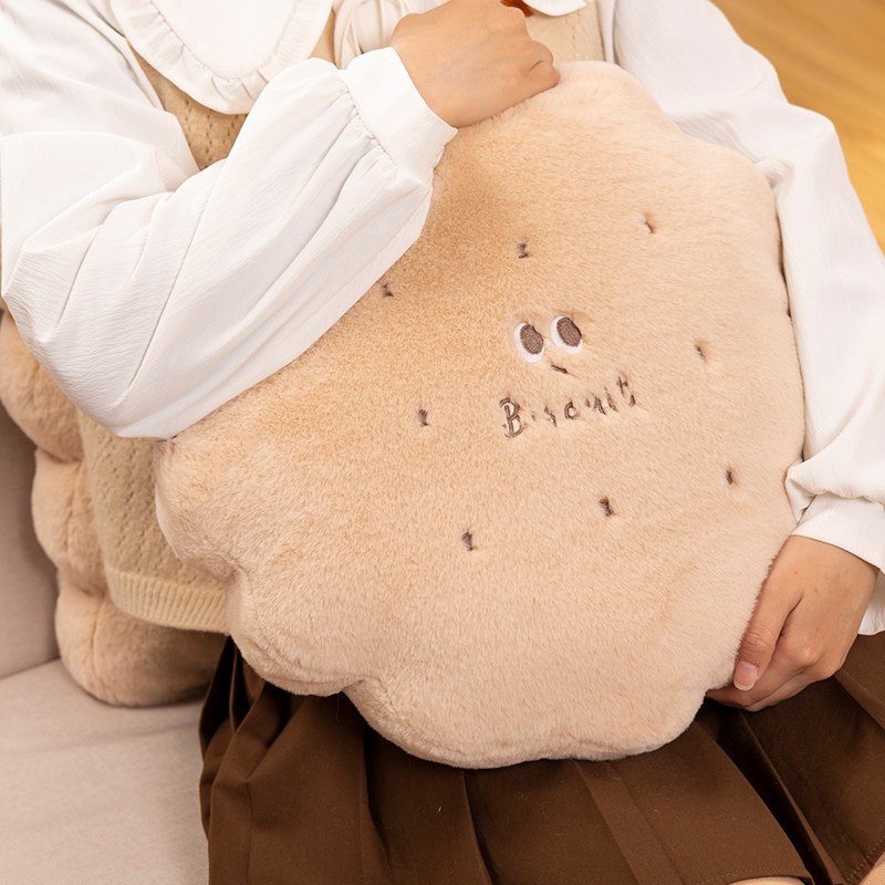 饼干抱枕被子珊瑚毯子两用靠枕办公室午睡枕头黄油饼干抱枕车载用,淘宝优惠券,粉丝福利购,淘宝优惠卷