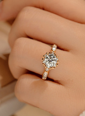 莫桑石手捧花钻戒女高级感