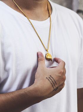 ins手势潮牌项链男士欧美时尚简约钛钢吊坠潮人嘻哈hiphop蛇骨龙