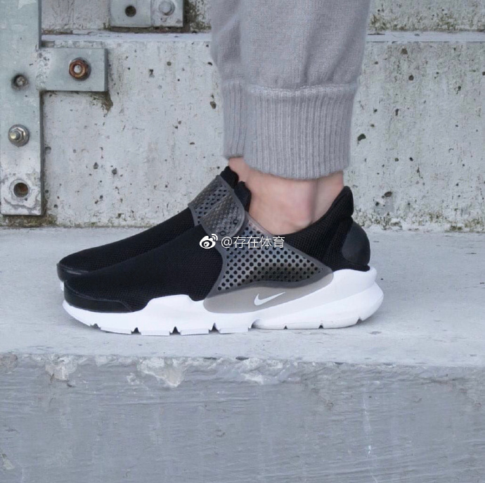 Nike/耐克 Sock Dart 情侣黑白袜子袜套潮流休闲跑鞋 896446-001