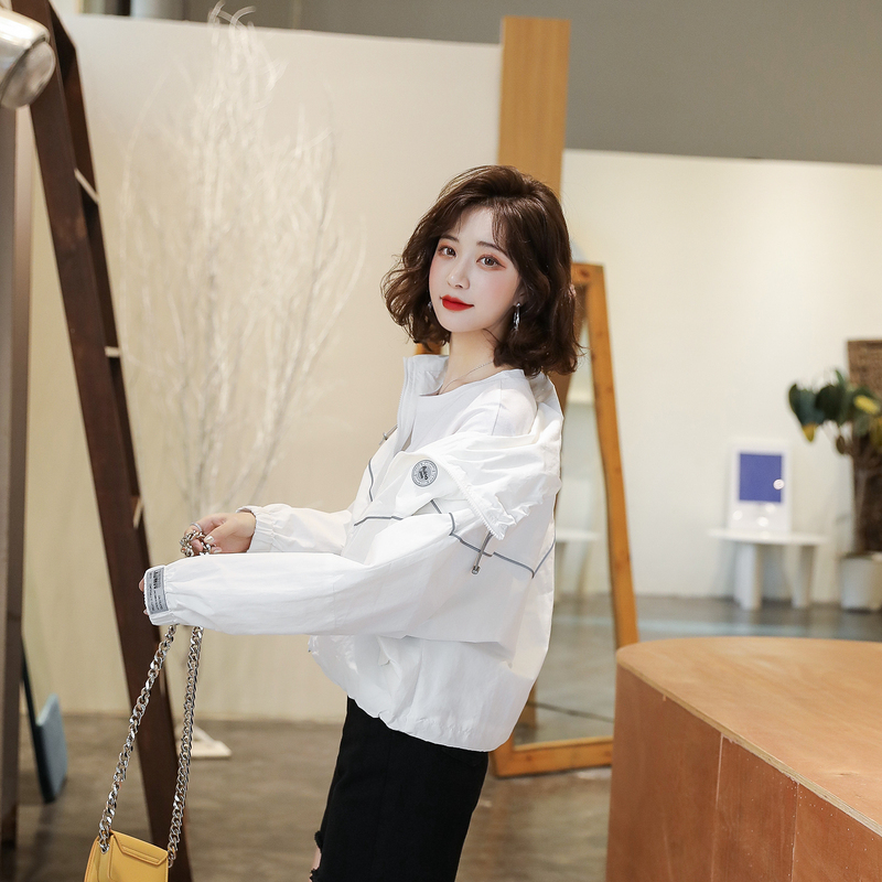 苏醒的乐园旗舰店白色外套女新款春秋韩版休闲短款夏季薄款运动风防晒衫防晒衣1