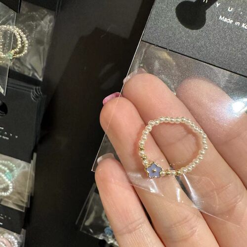 370423韩国东大门nyunyu金属釉面小花珍珠弹力绳戒指 - 图3