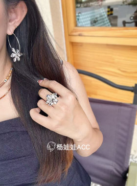 691815杨娃娃韩国进口925纯银小众设计小花大耳圈夸张不规则戒指