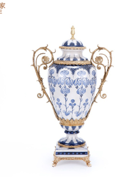 青花新古典陶瓷配铜客厅新中式