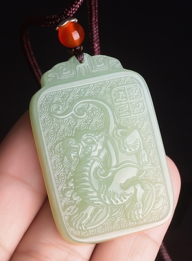 天然新疆和田玉招财貔貅牌吊坠