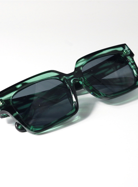 朋克风格方形白框UV400近视墨镜