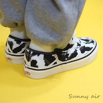 ບ່ອນມີແດດ VANS Cow AUTHENTIC Anaheim ເກີບເກີບກະເປົ໋າແບບຕໍ່າ VN0A54F29GP