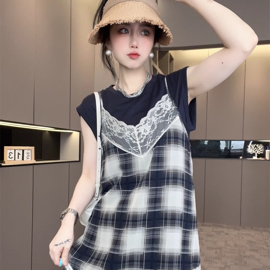 不规则下摆连衣裙套装女2025新款夏蕾丝格子吊带裙+短袖T恤两件套 - 图1