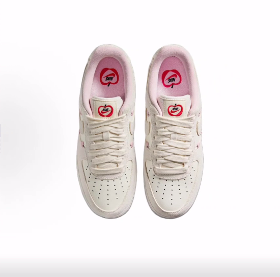 Nike Air Force 1 麂皮 Low “Valentine’s Day”低帮 板鞋 女款,淘宝优惠券,粉丝福利购,淘宝优惠卷