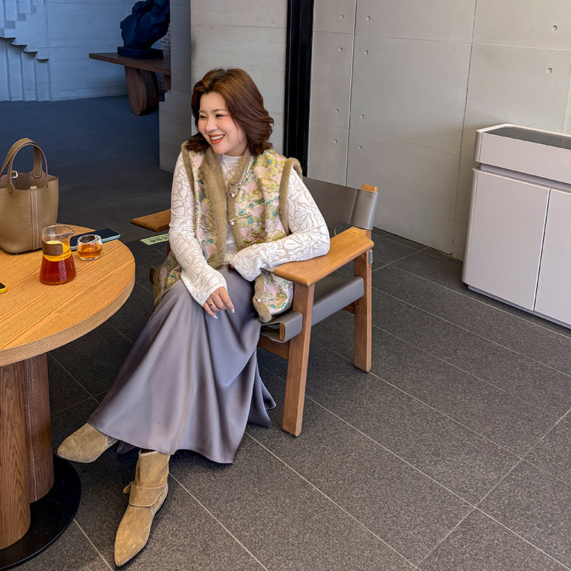 胖mm新年缎面垂感半身裙木子理想大码女装拉链腰头秋冬品质半裙,淘宝优惠券,粉丝福利购,淘宝优惠卷