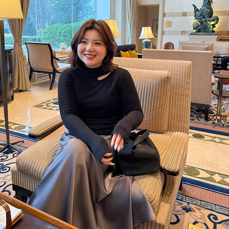 胖mm新年缎面垂感半身裙木子理想大码女装拉链腰头秋冬品质半裙,淘宝优惠券,粉丝福利购,淘宝优惠卷