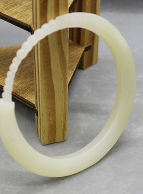 宛鑫钰业女款和田玉纯天然手饰