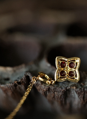 泼墨。如醉人红酒  天然红宝石 18k黄金镶钻  华贵复古吊坠项链