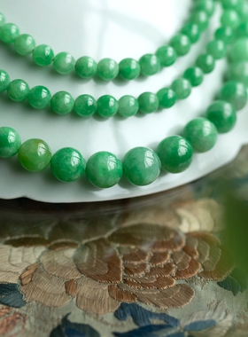 泼墨。天然A货翡翠  水润色好   飘阳绿圆珠项链 / 吊坠 / 毛衣链