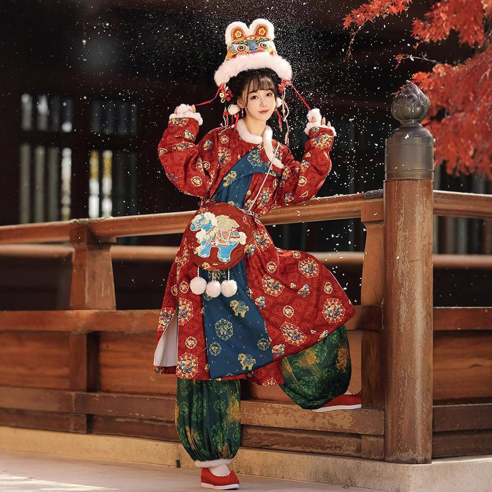 原创唐制汉服女2026新款圆领袍刺绣灯笼裤复原风冬季加绒拜年古装,淘宝优惠券,粉丝福利购,淘宝优惠卷