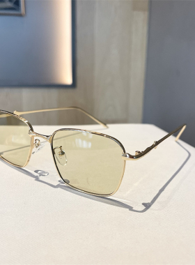 韩版时髦墨镜斯文金丝框