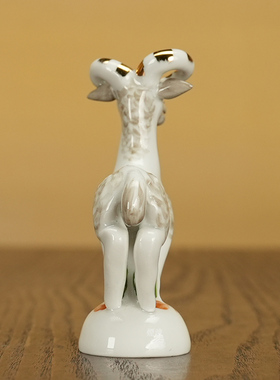 羊年彩绘描金动物瓷塑摆件