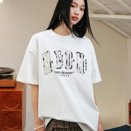 MEDM字母贴皮短袖T恤男士2025新款美式复古休闲五分半袖上衣服tee - 图1