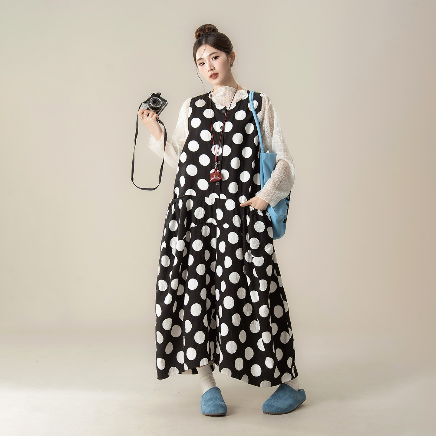 黑色慵懒风单排扣波点背带裤女春季新款休闲宽松显瘦阔腿裤连体裤,淘宝优惠券,粉丝福利购,淘宝优惠卷