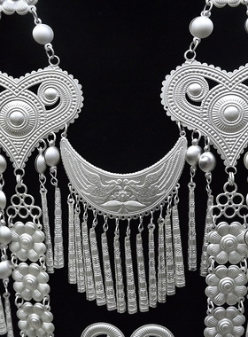 彝族心形孔雀电镀银色摄影项链