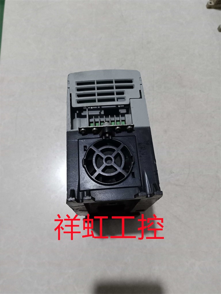 艾默生变频器MEV1000-20007-000 0.75KW 220V原装拆机议价-图0