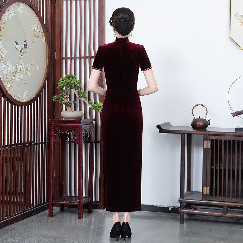 春季新款手工钉珠大花金丝绒长款 依诗韵泽旗袍