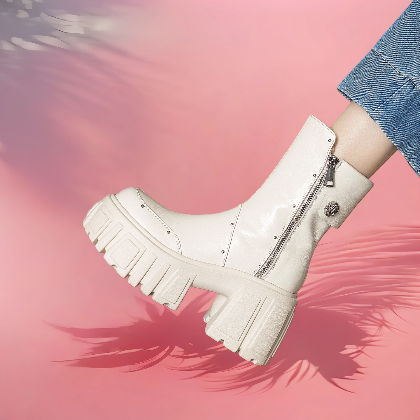 厚底休闲加绒马丁靴女2025冬季新款铆钉骑士靴真皮高跟短靴子粗跟 - 图0