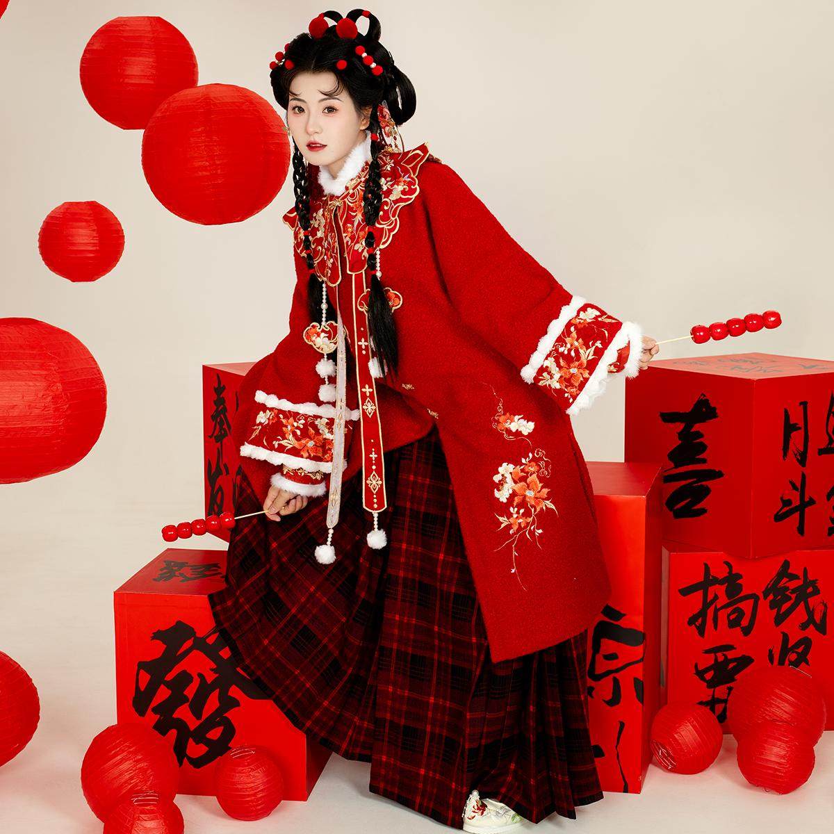 迷仙纪2024新款汉服女毛呢圆领披袄大衣冬季国风日常新年战袍拜年,淘宝优惠券,粉丝福利购,淘宝优惠卷