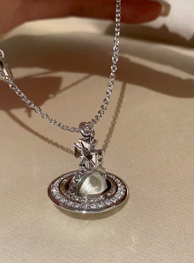 VW西家同款微镶满钻立体土星项链高版本仿真白水晶飞碟星球吊坠女