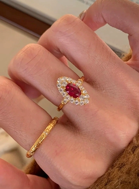Young中古风vintage守护盾牌鸽血红宝石戒指女轻奢通勤红刚玉女戒